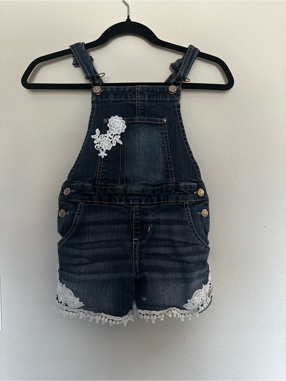 Jordache Girls Medium 7/8 Dark Wash Denim Short Overalls w/ White Lace Trim EUC